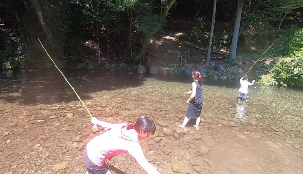 三重の田舎で川遊び、釣竿作り体験・宮川穴場スポット・民泊で家族旅行