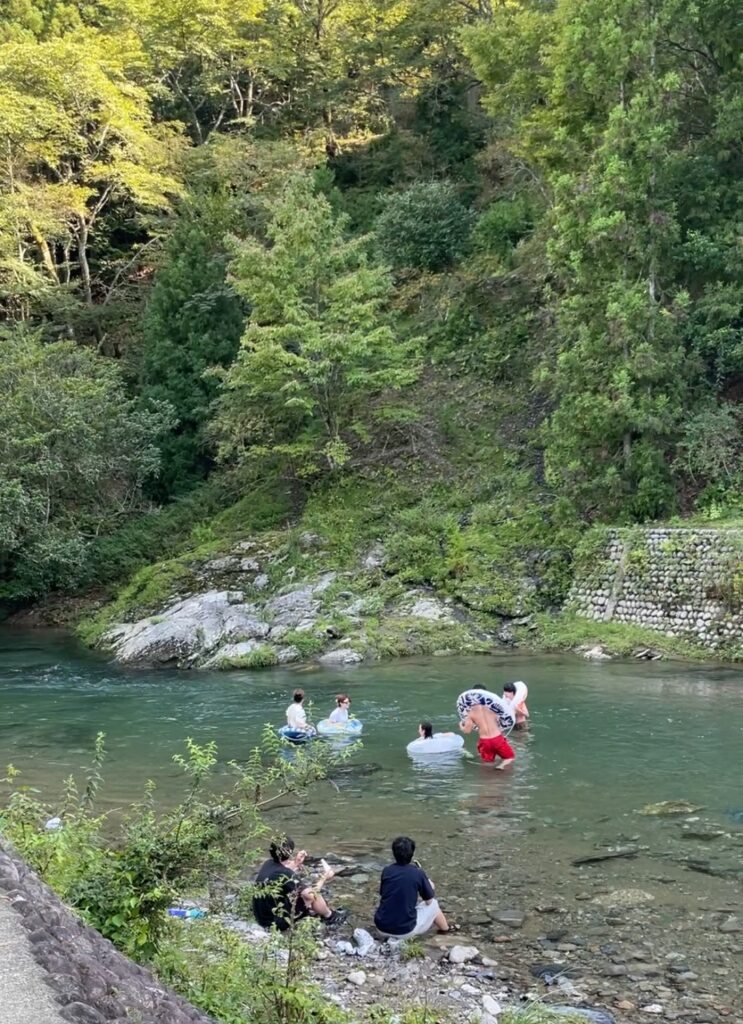 体験ハウスみよし、田舎の穴場川遊び日帰り手ぶらBBQを大人友達同士で開催