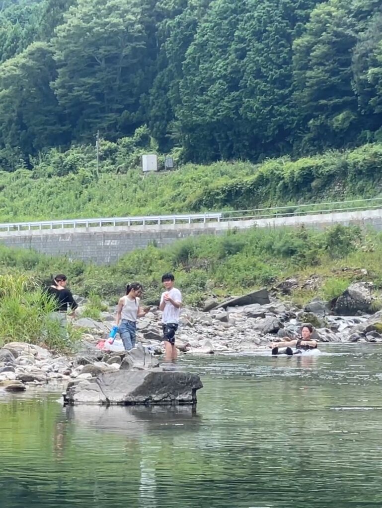 夏に三重の一軒家で帰省して同級生友達と穴場日帰り手ぶらBBQ